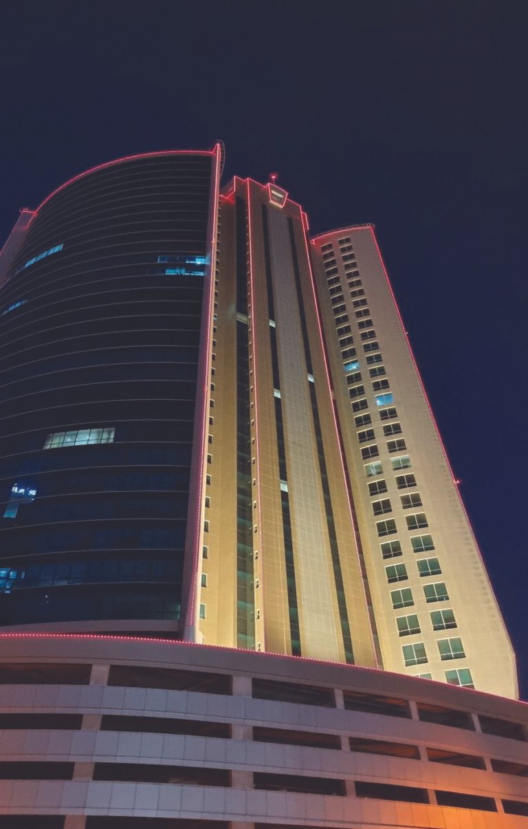 DIPLOMATE OFFICES TOWER MANAMA FAÇADE LIGHT