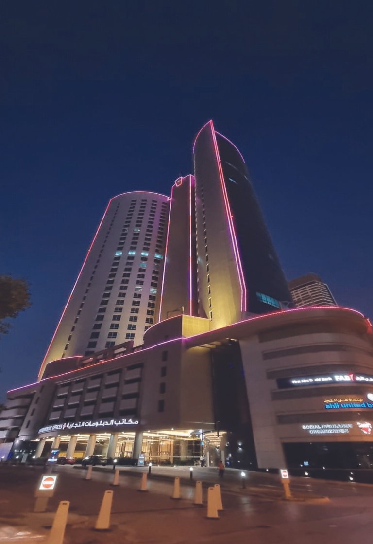 DIPLOMATE OFFICES TOWER MANAMA FAÇADE LIGHT